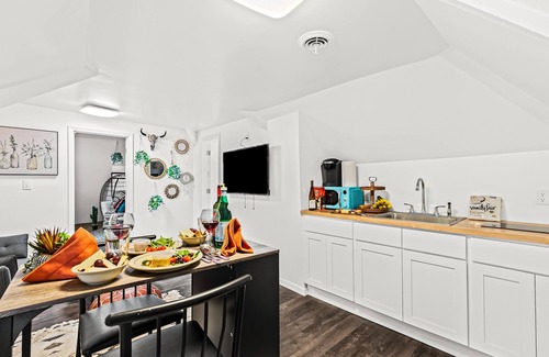 Detroit Apartment | East Grand Marrakesh