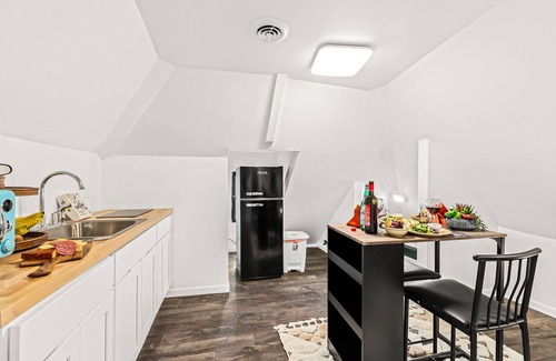 Detroit Apartment | East Grand Marrakesh