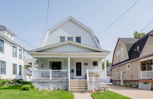 Oshkosh House | East Hall Park Escape - 3 Bedroom Family Home