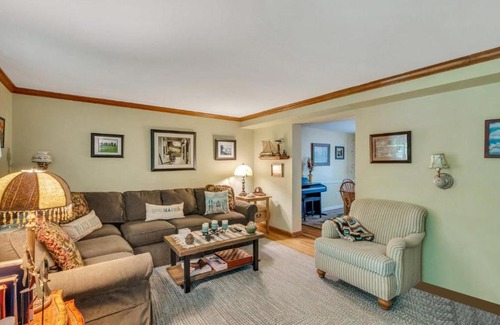 Springs House | East Hampton Hideaway
