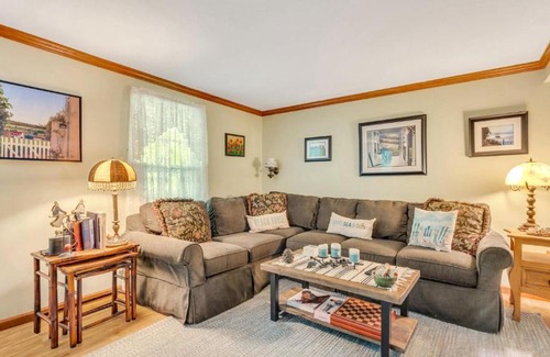 Springs House | East Hampton Hideaway