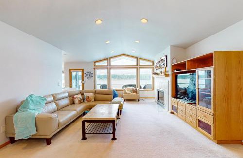 Shelton House | East Haven Lodge