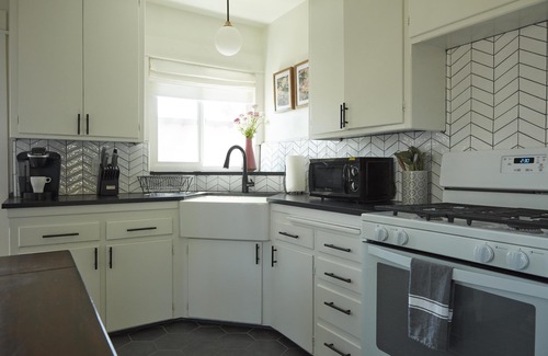 Montrose House | East LA Bungalow, Great for Families and Couples
