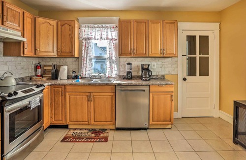 East Lansdowne House | East Lansdowne Abode ~ 7 Mi to Center City!