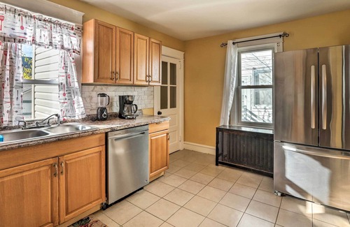 East Lansdowne House | East Lansdowne Abode ~ 7 Mi to Center City!