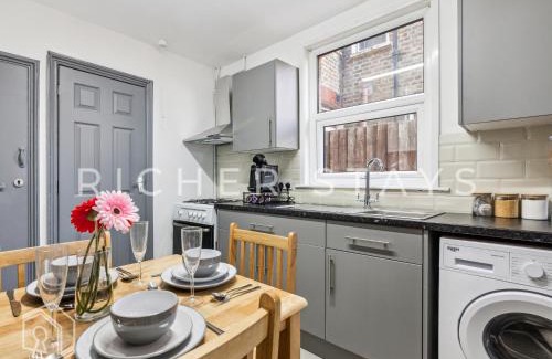 William Morris House | East LDN Guest Rooms and Amenities
