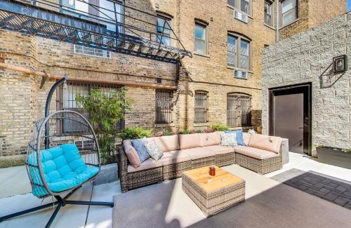 Park West Apartment | East Lincoln Park Gem Spacious 4 BR