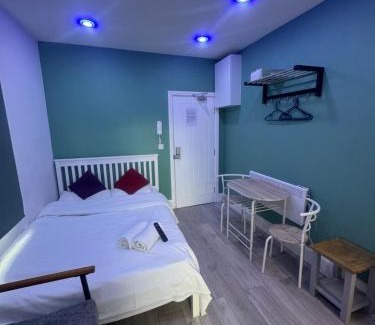 Lea Bridge Apartment | EAST LONDON APARTMENTS SELF check in
