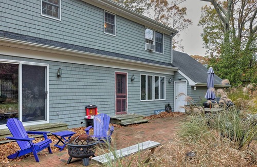 East Marion House | East Marion Home Walk to Beach-3 Mi to Greenport!