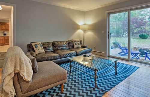 East Marion House | East Marion Home Walk to Beach-3 Mi to Greenport!