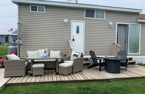Snug Harbor House | East Matunuck Ocean/Salt Pond/Beach Getaway