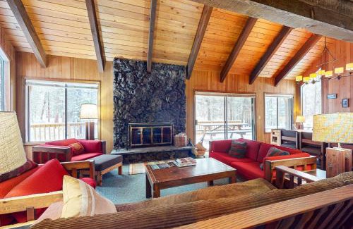 Black Butte Ranch House | East Meadow Escape