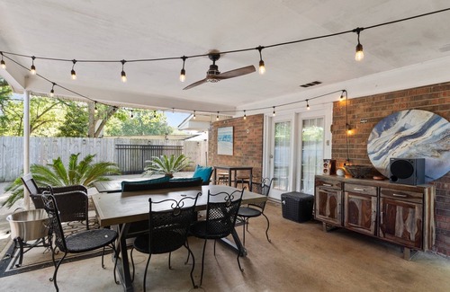 Gunter Afs House | EAST MONTGOMERY GETAWAY DECK PATIO 5 UHD 4K TELEVISIONS