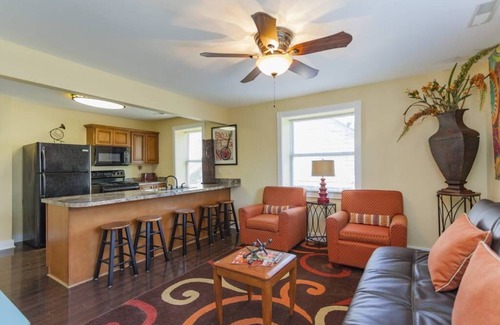 Lockeland Springs House | East Nashville Hot tub Retreat