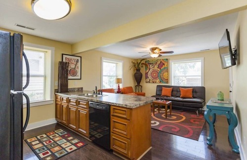 Lockeland Springs House | East Nashville Hot tub Retreat