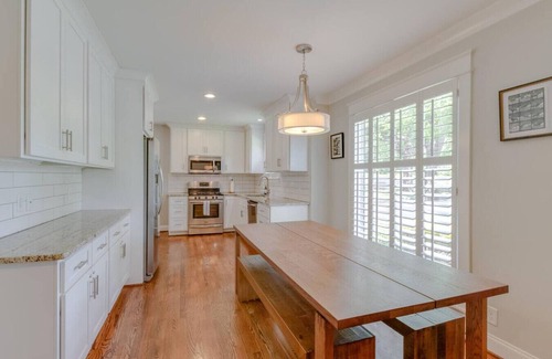 Inglewood House | East Nashville Paradise - Large Backyard