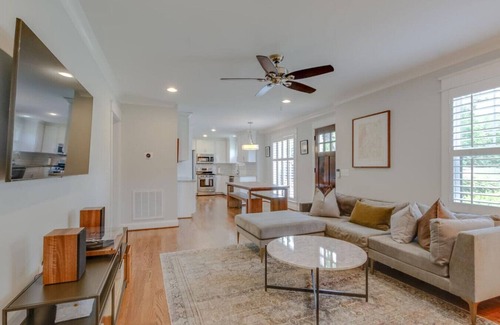Inglewood House | East Nashville Paradise - Large Backyard