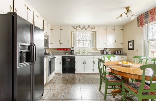 Inglewood House | East Nashville River Retreat, Hot tub, Minutes from 5points and Downtown