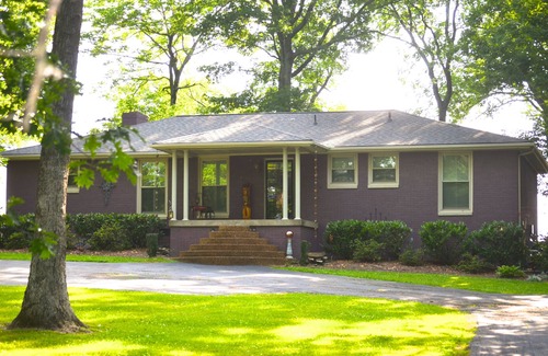 Inglewood House | East Nashville River Retreat, Hot tub, Minutes from 5points and Downtown