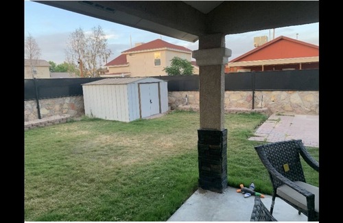 Biggs Field House | East Oasis Retreat Home 2 story, 4 bedroom, King size bed in Master bedroom 8KTV