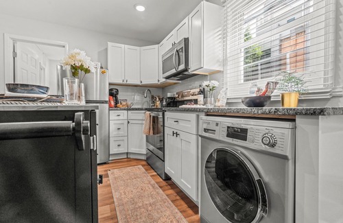 Passyunk Square Apartment | East Passyunk Trendy Apartment