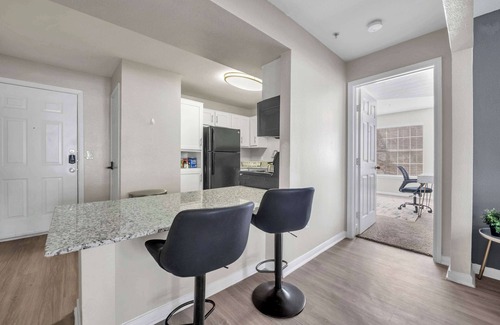 Pleasant Valley Apartment | East Riverside Serenity: Spacious 4 BR/4 BA Haven