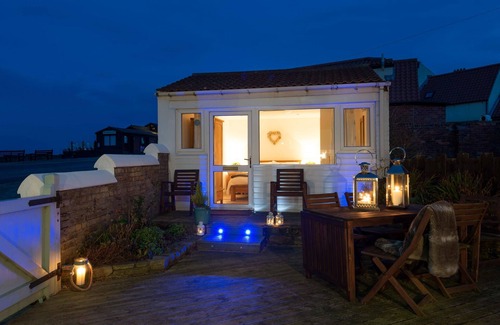 Sandsend Cottage | EAST ROW LODGE, family friendly, with open fire in Sandsend