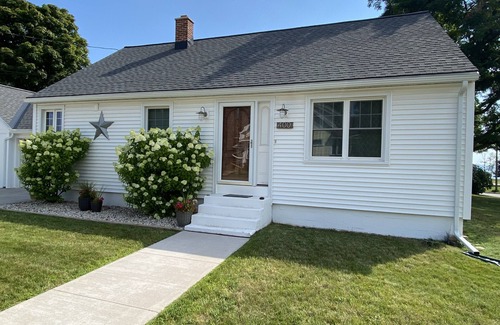 Marquette House | East side and beach side, enjoy comfort and location with the Urban Beachcomber!