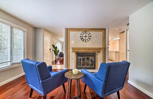 East Stroudsburg House | East Stroudsburg House with Hot Tub and Pool!