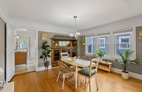 Wauwatosa House | East Tosa Gem!nn