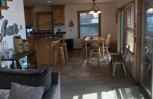 Lewiston House | East Twin Lake House - Kayak, SUP - 2 Minutes to town