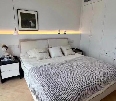 Lujiazui Apartment | Eastern Hub - Lujiazui Branch 2bedroom Apt with Panoramic River View in Luxurious Commercial Area