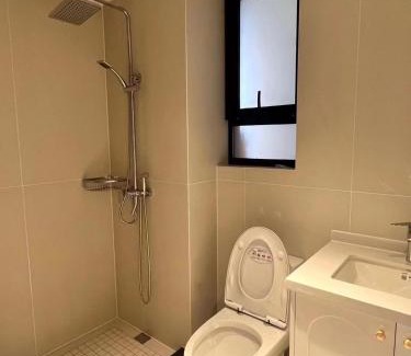 Lujiazui Apartment | Eastern Hub - Lujiazui Branch 2bedroom Apt with Panoramic River View in Luxurious Commercial Area