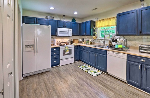 Tolchester Beach House | Eastern Shore Hideaway with Grill, Kayaks & Wkend Access Dive Bar & Restaurants