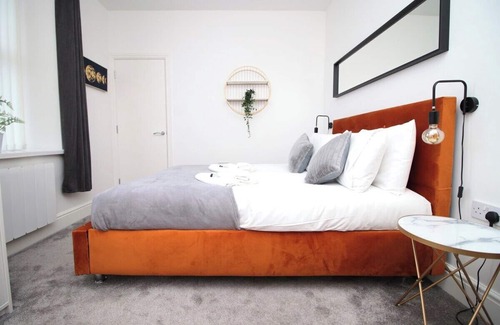 Newport Apartment | Eastern Way by Tŷ SA, 1BR Apartment in Newport
