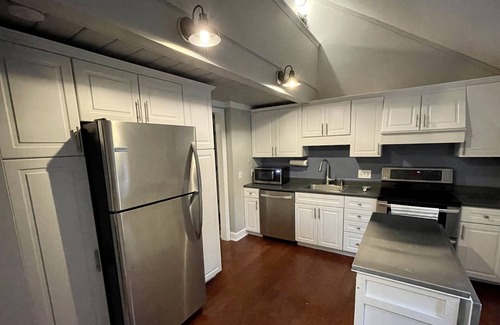 Grantham House | Eastman Home- Golf, Ski, Lake, Hike - Sleeps 14