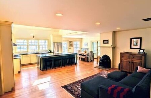 Easton House | Easton / St. Michaels Retreat