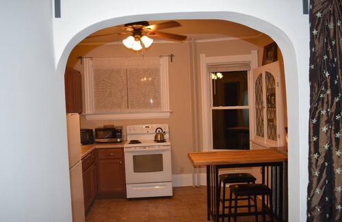 Lower East Side Apartment | Eastside apartment with Private entrance and parking