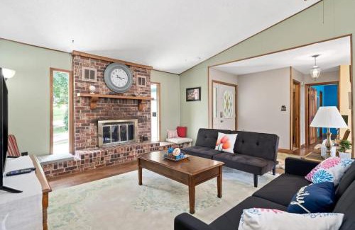 Madison House | Eastview Drive Jolly Green Giant