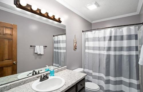 Madison House | Eastview Drive Jolly Green Giant