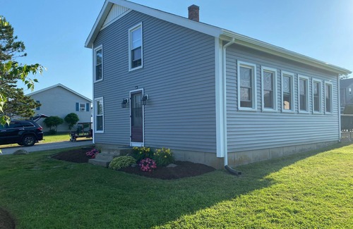 Eastward Look House | Eastward Look-North! A/C, walk to beach, open&airy, flat yard