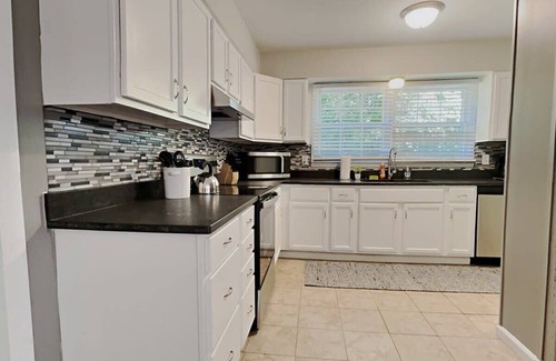 Indianapolis House | Easy Access&Close to Speedway-Capital City Delight
