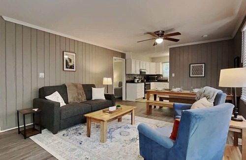 Indianapolis House | Easy Access&Close to Speedway-Capital City Delight