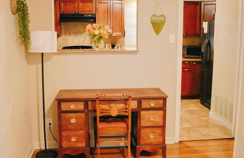 Shearer Hills - Ridgeview House | Easy Access, Everything Nearby, Best Value, Specious, Quiet & Safe, Airport 2mi.