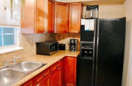 Shearer Hills - Ridgeview House | Easy Access, Everything Nearby, Best Value, Specious, Quiet & Safe, Airport 2mi.