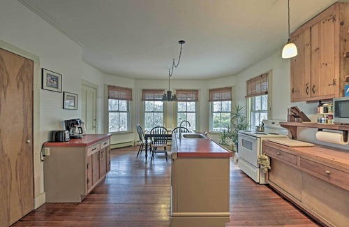 Tisbury House | Easy Access to Beaches: Vineyard Haven House