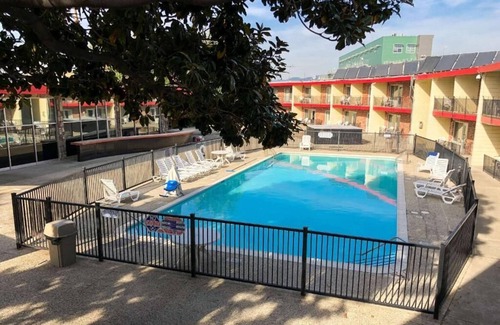 Oakland House | Easy, affordable access to Oakland and San Francisco attractions
