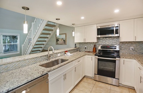Cape San Blas House | Easy Beach Access, Great Screen Porch & Beach Views, Loft ~ Sharkey's