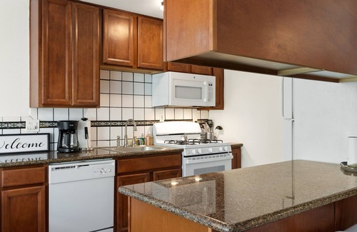 Del Mar Heights Condo | Easy Breezy - Affordable, Cute Condo in the Heart of Del Mar-Extended Getaway