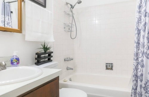 Tri-Cities Apartment | Easy Commute, Clean, private parking 2/1 #3507C